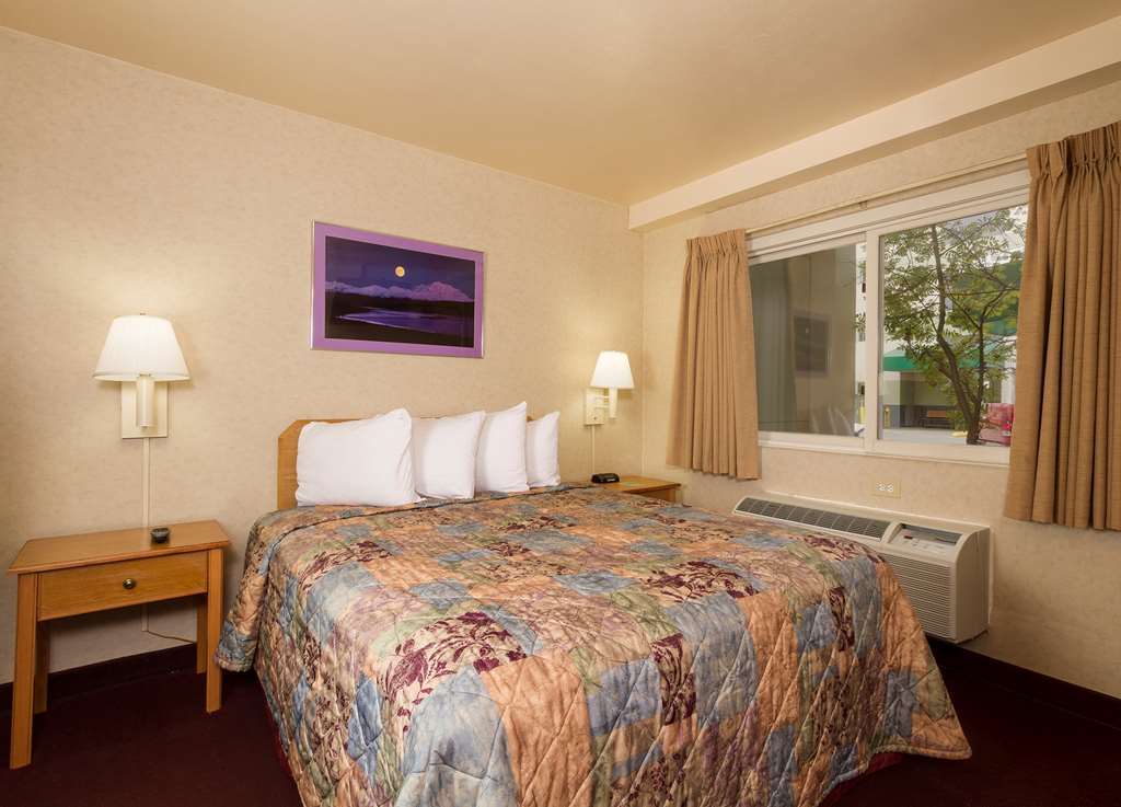 Guesthouse Inn & Suites Anchorage Inn Интерьер фото